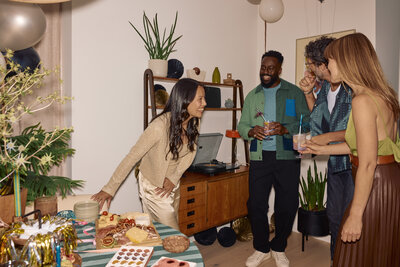 Sonos Holiday - Hosting