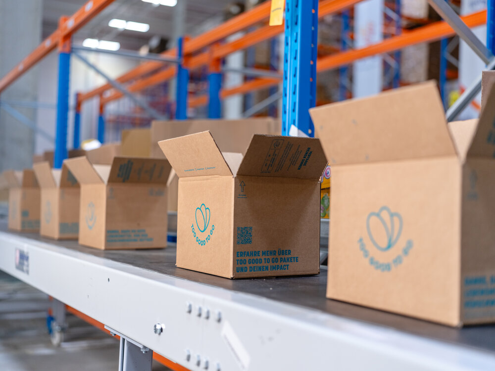 Too Good To Go in fulfilment center Mannheim.jpg