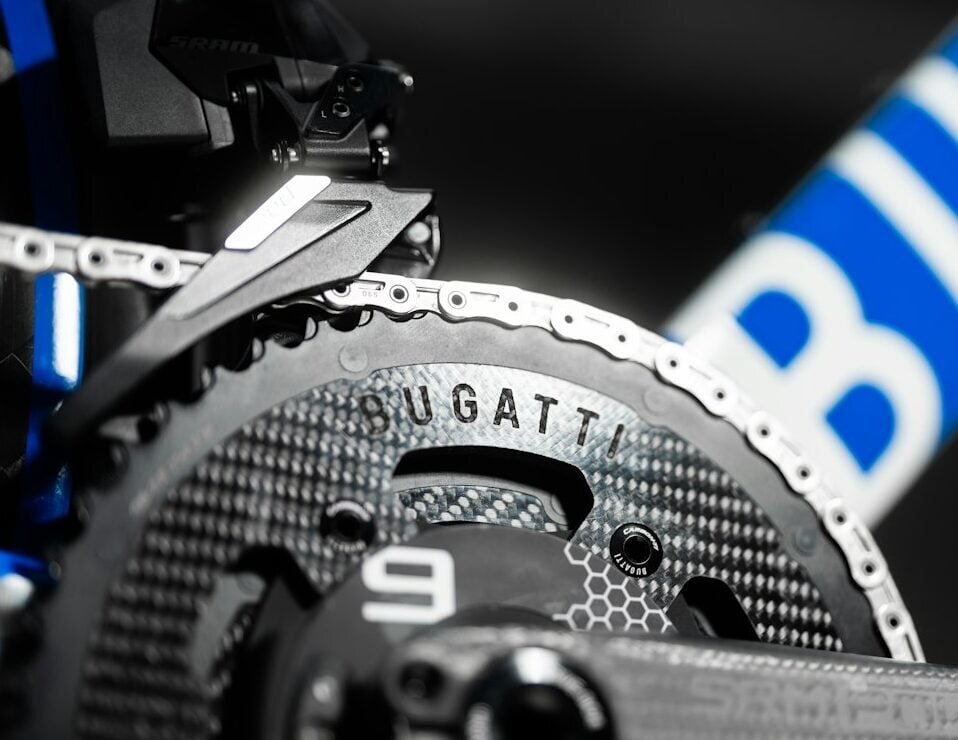 Bugatti ose une entrée de gamme plus 'accessible'… enfin presque