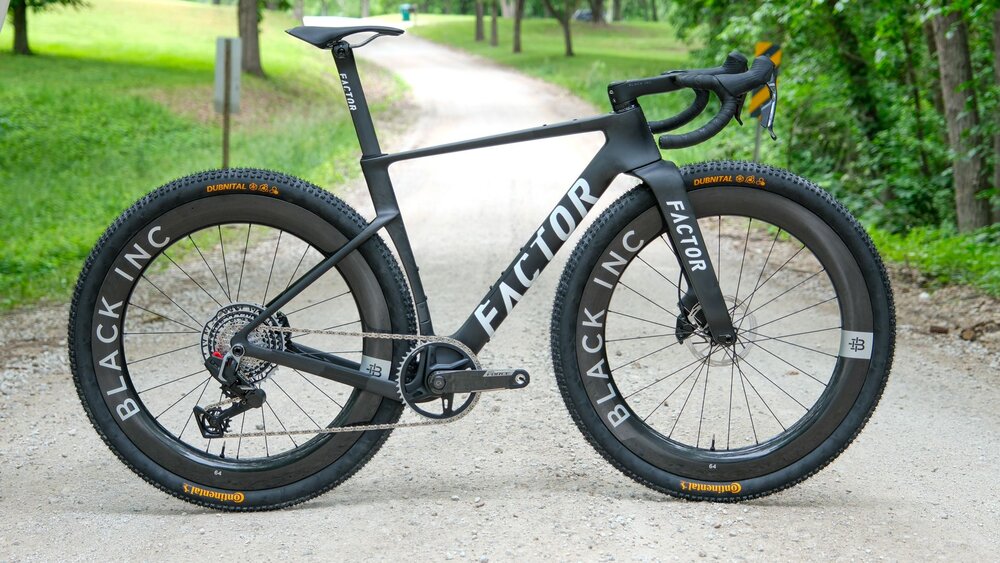 Unnamed Factor prototype races under Romain Bardet at Unbound - and yes, it's got THAT fork