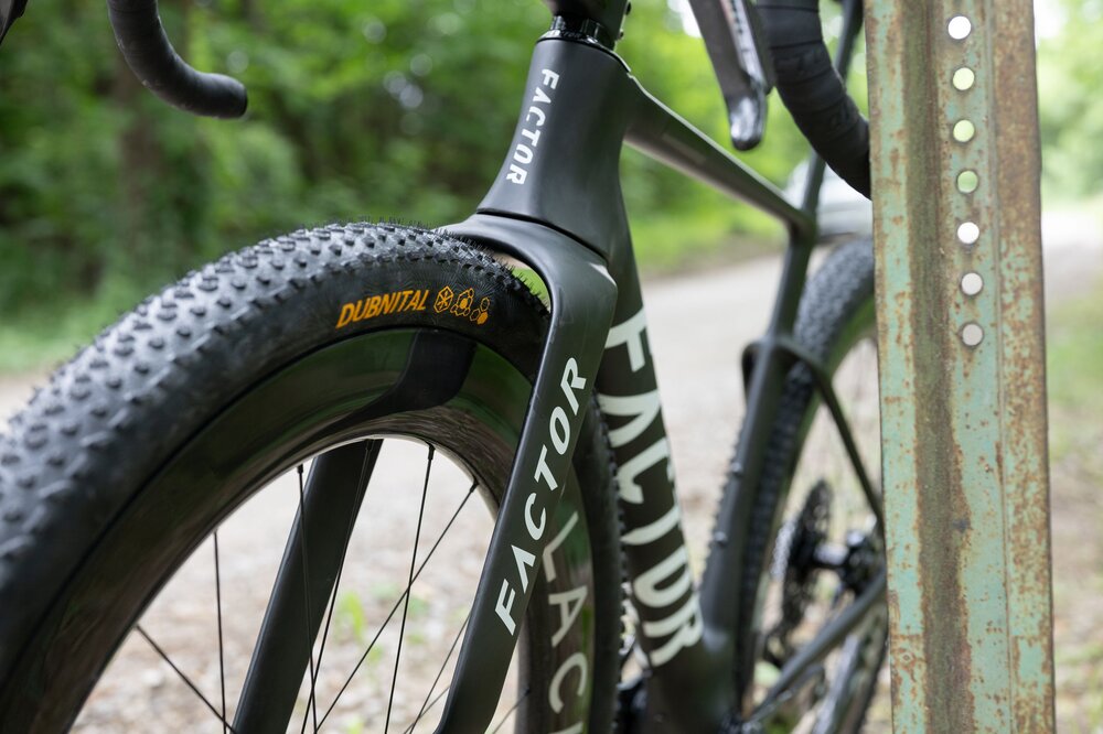 Factor ONE, but make it gravel - A closer look at the wide-tyred Factor prototype at Unbound
