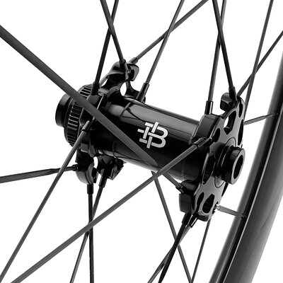 Factor-Black-Inc-4858-silver-front-hub