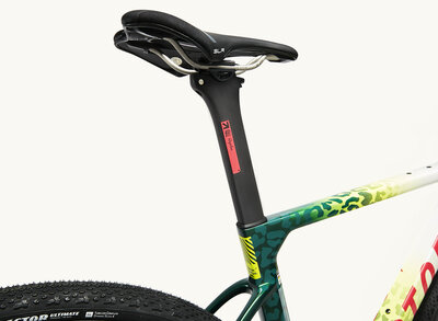 ostro gravel_2024_team_amani_rapha_force_seatpost_002