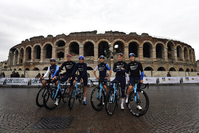 sprintcyclingagency_0868989_1_originali