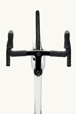 MONZA-PEARL WHITE-overhead