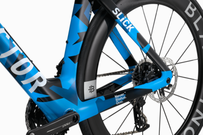 detail-2024Slick-Nebula-Blue-Red-62Silver-reartriangle