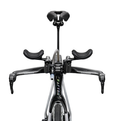 detail-2024Slick-Shadow-White-Force-58Silver-headtube