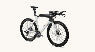 studio-2024Slick-Shadow-White-Force-58Silver-ds45