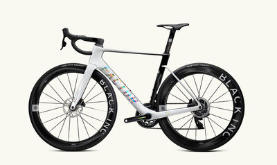 ostro_2024_pearl white_nds180