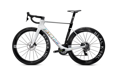 ostro_2024_pearl white_nds180