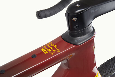 Factor_OSTRO Gravel_team amani_detail_005