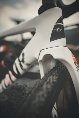 OG_WHITE_DETAIL_FORK02