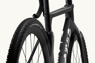 Factor_Ostro gravel_black_detail_003