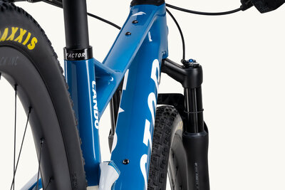 Factor_Lando_XC_Vintage Blue_detail_002