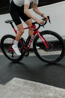 O2 VAM _ Red Velvet_ @herethere.club @jeremyhooper @_johnny_price - 9