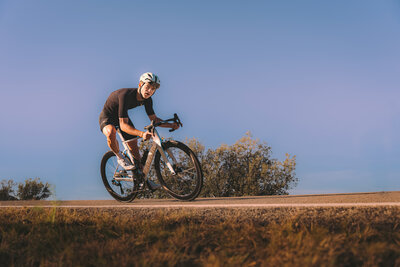 OSTRO VAM - Arctic Chrome - Action - 1