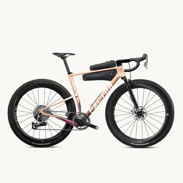 studio_SARANA_Prismatic Gold_DS180_suspension fork_bag