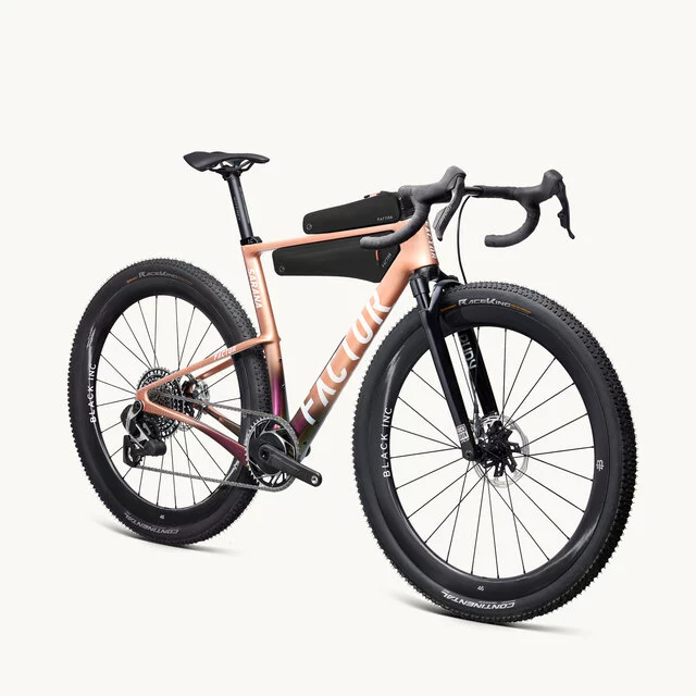 studio_SARANA_Prismatic Gold_DS45_suspension fork_bag
