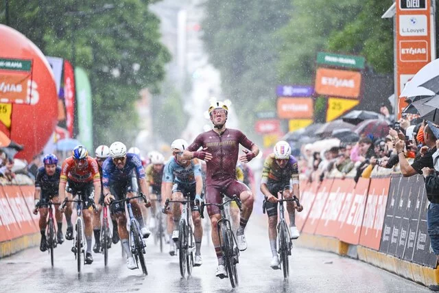 sprintcyclingagency_9180819_1_2000px