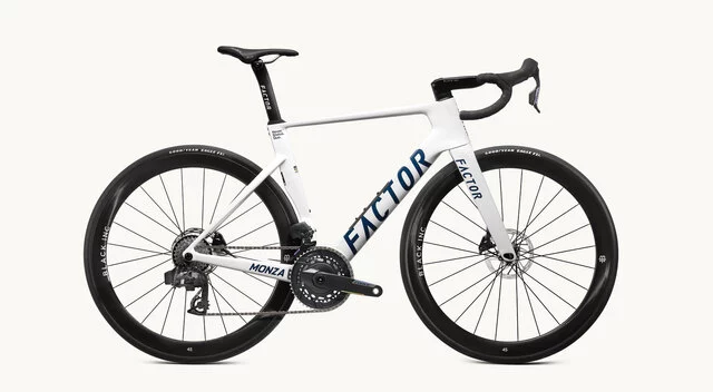 Studio-MONZA-PEARL WHITE-Force-E1-DS180