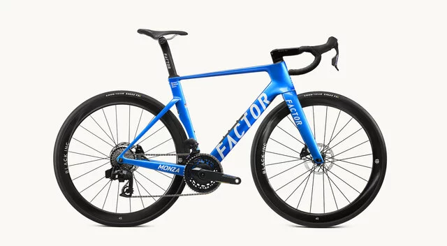 Studio-MONZA-SOLAR BLUE-Force-E1-DS180