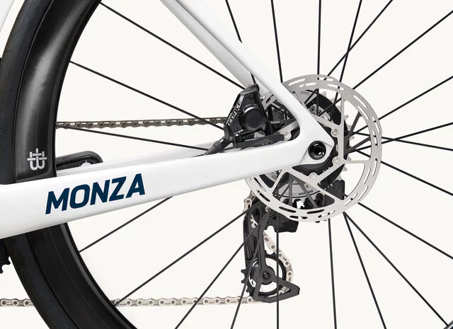 Studio-MONZA-PEARL WHITE-Force-E1-D002