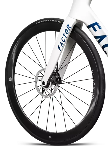 Studio-MONZA-PEARL WHITE-Force-E1-D001