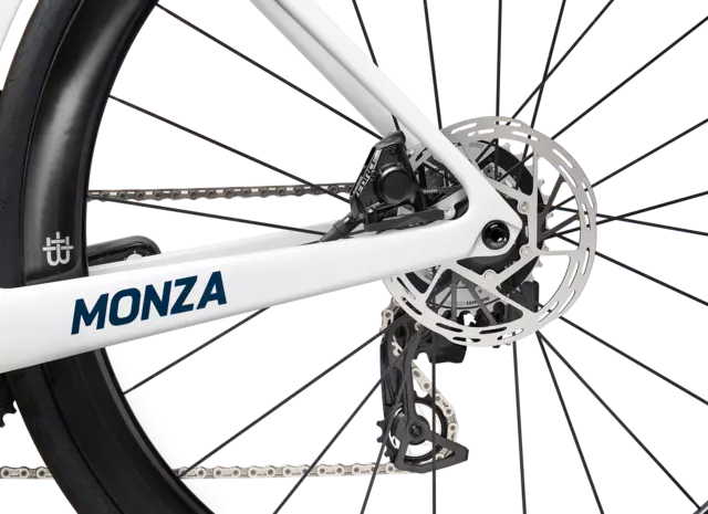 Studio-MONZA-PEARL WHITE-Force-E1-D002