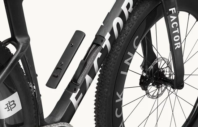 ELARA_MATTE CARBON_IN FRAME STORAGE