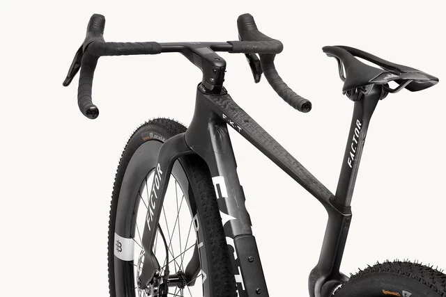 ELARA_MATTE CARBON_DETAIL_002
