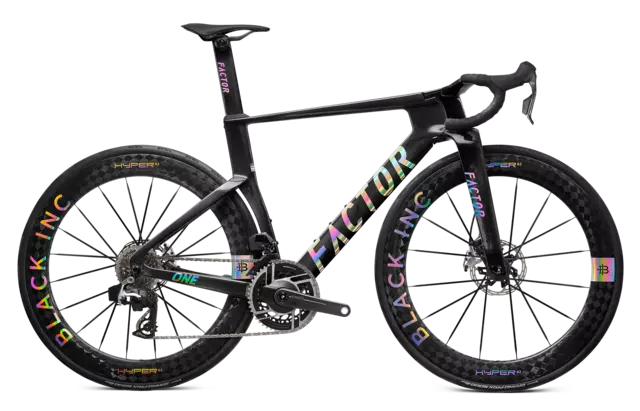 ONE_Chrome_Hyper62_DS180