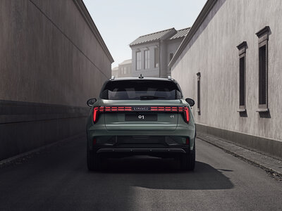 Lynk & Co 01 Rear Full High Minealgreen 13d5af