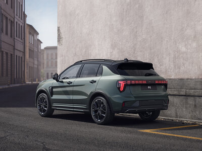Lynk & Co 01 Rear 45 High Minealgreen Aa3ca8