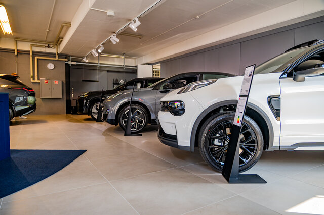 LynkCo_Switzerland_Wil_Showroom_Interior_Main_02.jpg