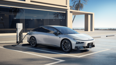 XPENG P7+ an der Ladesäule