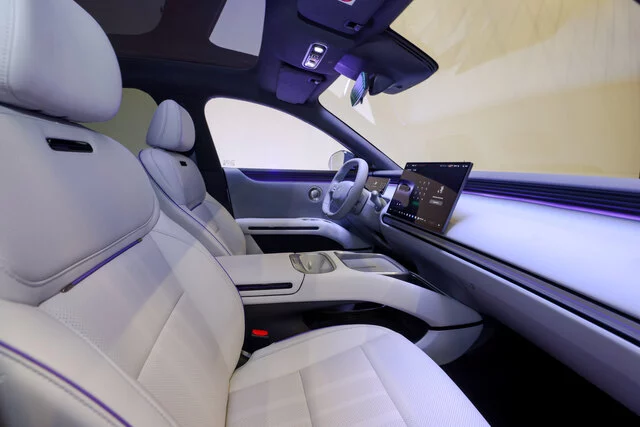 XPENG L03 mit hellgrauem Interieur
