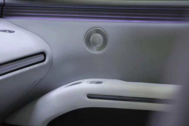 XPENG L03 mit hellgrauem Interieur