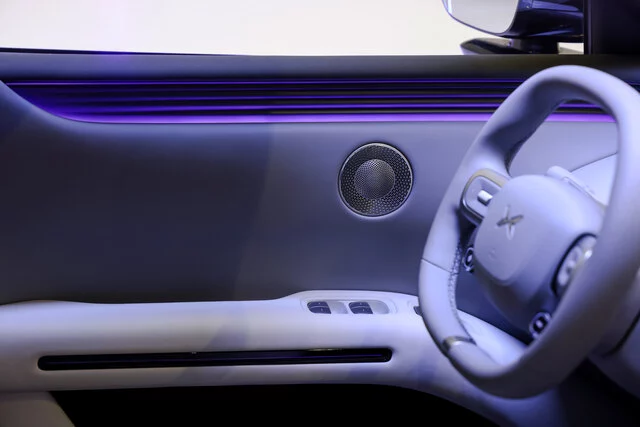 XPENG L03 mit hellgrauem Interieur