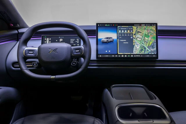 XPENG L03 mit dunkelgrauem Interieur