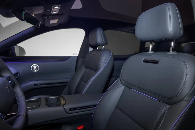 XPENG L03 mit dunkelgrauem Interieur