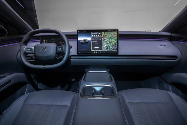 XPENG L03 mit dunkelgrauem Interieur