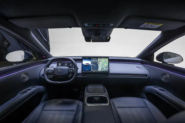 XPENG L03 mit dunkelgrauem Interieur