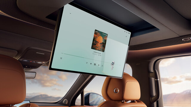 Für Unterhaltung im XPENG G9L sorgt ein aus der Fahrzeugdecke absenkbarer 21,4 Zoll großer 3K-Entertainmentdisplay im Fond. 