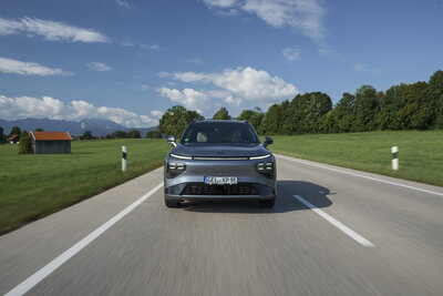 609572-XPENG G9 002-17b685-original-1756817589