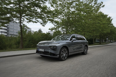 609573-XPENG G9 007-3912d9-original-1756817593