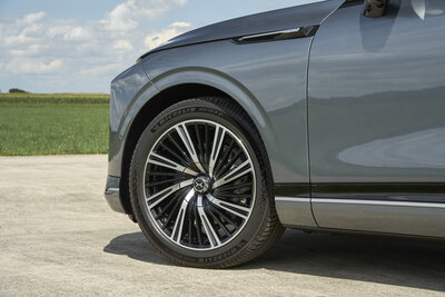 609588-XPENG G9 017-fcaedc-original-1756817732