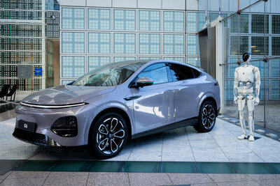 609669-XPENG_011-f770d1-original-1756821187