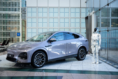 609675-XPENG_013-97b9f5-original-1756821322