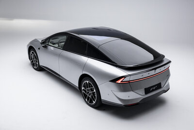 LCQ_2897-opq4129823020