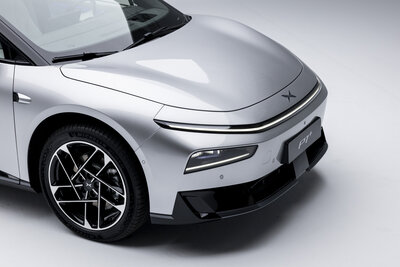 LCQ_2869-opq4129676184